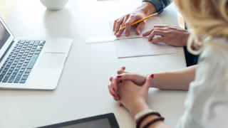 Les helvétismes face au français standard
